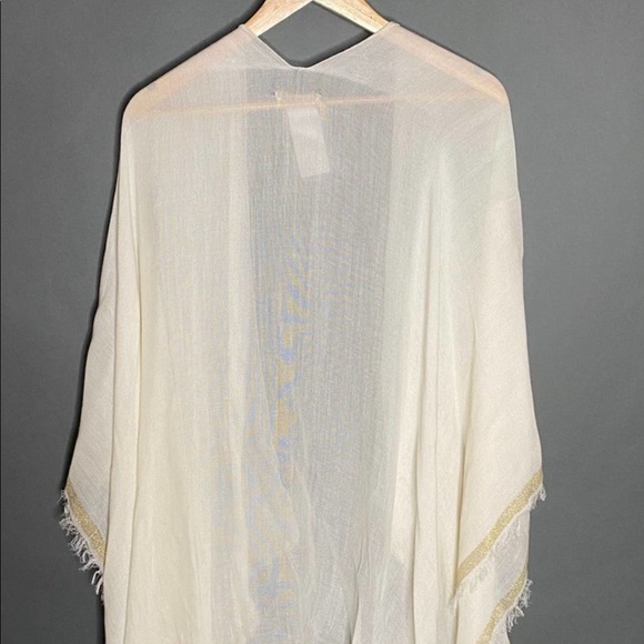 Make Aloja Woven Poncho Wrap - Picture 5 of 7